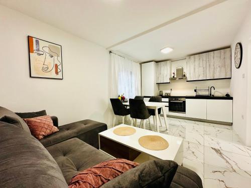 Dapur, MorePlanina in Sutomore Dapur, MorePlanina in Sutomore