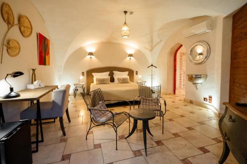 La Belle Vie in Saint Hilaire D'Ozilhan La Belle Vie in Saint Hilaire D'Ozilhan