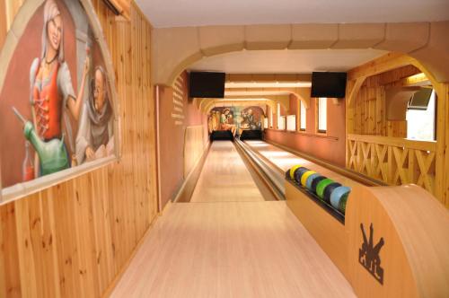 بولينج, Thuringer Landhotel Edelhof in Uhlstadt – Kirchhasel Ot Weissen بولينج, Thuringer Landhotel Edelhof in Uhlstadt – Kirchhasel Ot Weissen