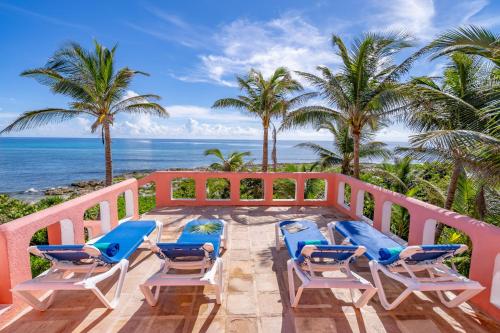 Balkon/teras, Casa Luna ocean front home in Akumal Half Moon Bay in Akumal Balkon/teras, Casa Luna ocean front home in Akumal Half Moon Bay in Akumal