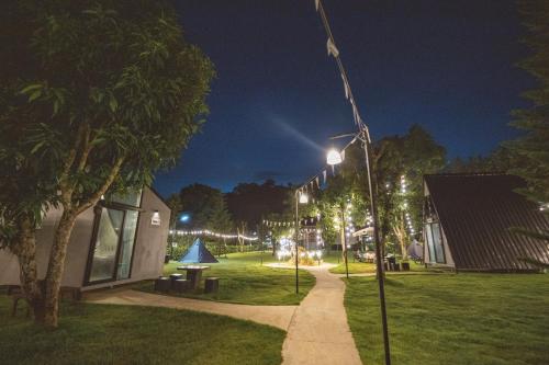อิสระ แคมป์ปิ้ง แอนด์ คาเฟ่ Issara camping in Kaeng Khoi อิสระ แคมป์ปิ้ง แอนด์ คาเฟ่ Issara camping in Kaeng Khoi