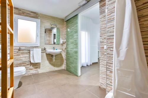 Kupaonica, LM Rooms BCN in Sant Andreu Kupaonica, LM Rooms BCN in Sant Andreu