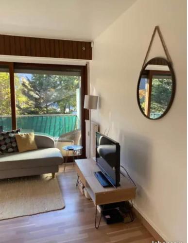 Studio lumineux avec terrasse à deux pas de Genève (Studio lumineux avec terrasse a deux pas de Geneve) in Гайард Studio lumineux avec terrasse à deux pas de Genève (Studio lumineux avec terrasse a deux pas de Geneve) in Гайард