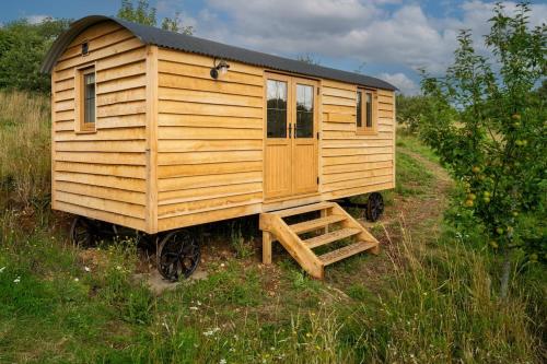 Зовнішній вигляд готелю, Woodpecker Hill - Shepherds Hut Alfriston in Олфрістон Зовнішній вигляд готелю, Woodpecker Hill - Shepherds Hut Alfriston in Олфрістон