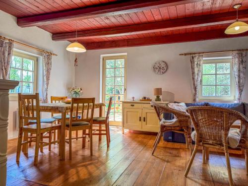 Chaloupka u Bílého potoka (Chaloupka u Bileho potoka) in 斯奈茲內 Chaloupka u Bílého potoka (Chaloupka u Bileho potoka) in 斯奈茲內