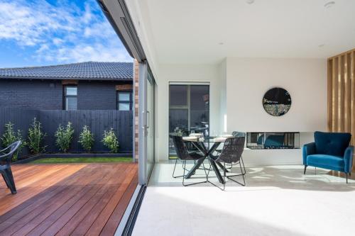 Seaside Luxe in St Clair in West Dunedin Seaside Luxe in St Clair in West Dunedin