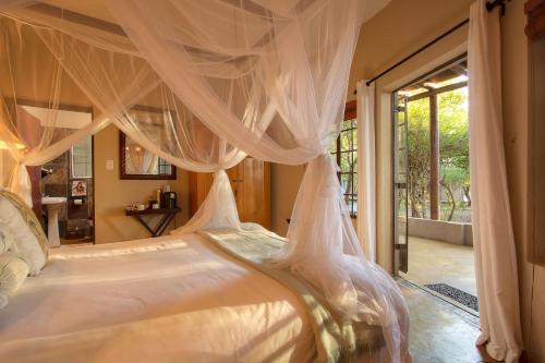 穆拉多纳游猎山林小屋 (Mvuradona Safari Lodge) in 克鲁格国家公园 穆拉多纳游猎山林小屋 (Mvuradona Safari Lodge) in 克鲁格国家公园