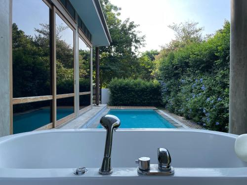 Swimming pool, NANDAKWANG Boutique Pool Villa, private pool and jacuzzi in Su Thep Swimming pool, NANDAKWANG Boutique Pool Villa, private pool and jacuzzi in Su Thep