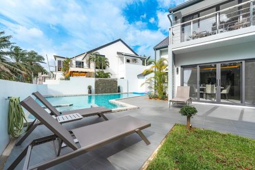 Balcony/terrace, V192 Brand New Golf side 5BR Villa with Private Pool in Maiton Island Balcony/terrace, V192 Brand New Golf side 5BR Villa with Private Pool in Maiton Island