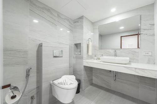 Bathroom, V192 Brand New Golf side 5BR Villa with Private Pool in Maiton Island Bathroom, V192 Brand New Golf side 5BR Villa with Private Pool in Maiton Island