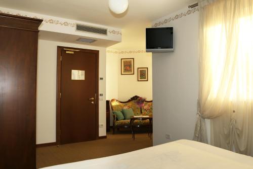 Hotel Mazzoleni in Almenno San Bartolomeo Hotel Mazzoleni in Almenno San Bartolomeo