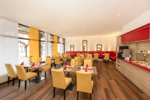 Ресторан, Montana Hotel Koln-Bonn Airport in Тройдорф Ресторан, Montana Hotel Koln-Bonn Airport in Тройдорф