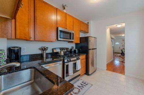 Charming Townhouse Sleeps 7 With Private terrace Garden in Canton Charming Townhouse Sleeps 7 With Private terrace Garden in Canton