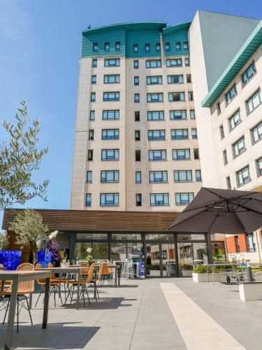 Novotel Suites Paris Montreuil Vincennes in مونتروي Novotel Suites Paris Montreuil Vincennes in مونتروي