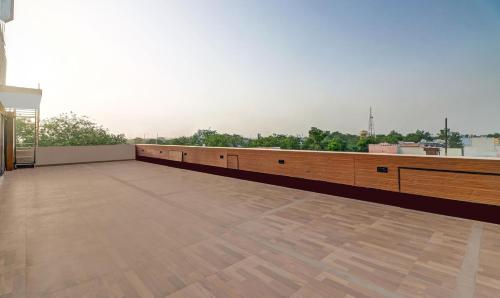 Ban công/sân hiên, Itsy Hotels Anjali Mahal, 500 Mtrs From Mathura Railway Station in Mathura Ban công/sân hiên, Itsy Hotels Anjali Mahal, 500 Mtrs From Mathura Railway Station in Mathura
