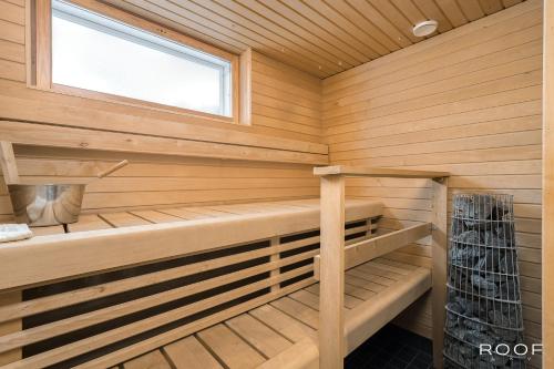 Huoneisto ulkoporealtaalla ja saunalla in Espoo Huoneisto ulkoporealtaalla ja saunalla in Espoo