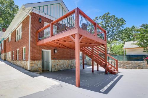 Contemporary Couples Retreat in Atlanta! in Cascade Road Contemporary Couples Retreat in Atlanta! in Cascade Road