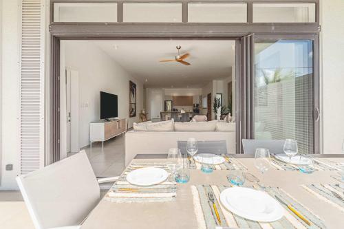 Sealodge - Luxury Apartment on the Coast in Pointe aux Cannoniers Sealodge - Luxury Apartment on the Coast in Pointe aux Cannoniers
