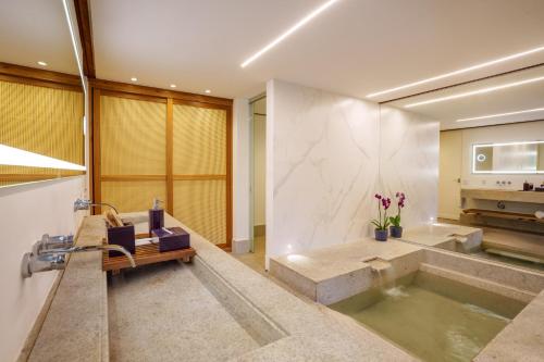 Bathroom, Zendaya Resort Beach Sport & Spa in Buzios Bathroom, Zendaya Resort Beach Sport & Spa in Buzios