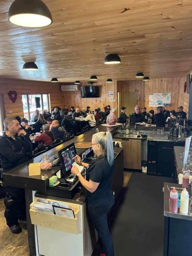 Pub/Lounge, Domaine du Lac Eden in Dolbeau-Mistassini (QC) Pub/Lounge, Domaine du Lac Eden in Dolbeau-Mistassini (QC)