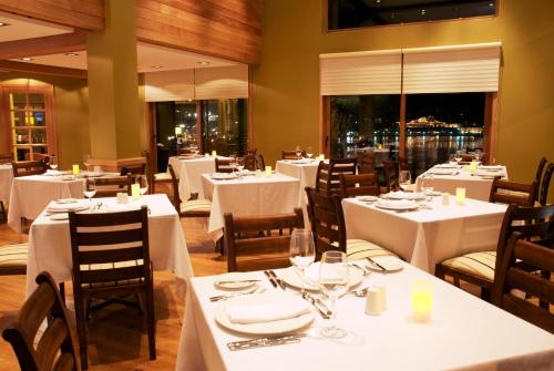 餐厅, Wyndham Puerto Varas Pettra in 瓦拉斯港 餐厅, Wyndham Puerto Varas Pettra in 瓦拉斯港