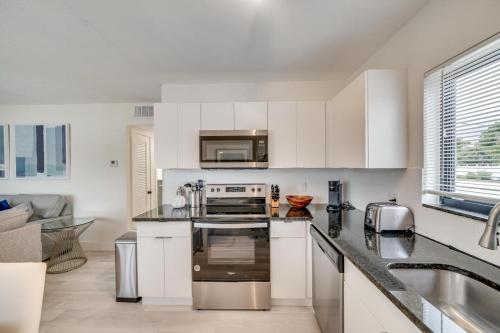 Luxury Beach - Resort for 6 ppl with pool in Lauderdale-by-the-Sea Luxury Beach - Resort for 6 ppl with pool in Lauderdale-by-the-Sea