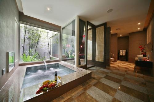 Hua Mu Lan Hotel in Shalu District Hua Mu Lan Hotel in Shalu District