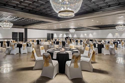 Meeting room / ballrooms, The Highlander Hotel, Ascend Hotel Collection in Iowa City (IA) Meeting room / ballrooms, The Highlander Hotel, Ascend Hotel Collection in Iowa City (IA)