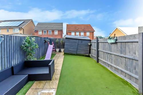 Kert, Modern Double Room with Desk,Netflix, Wifi and Free Parking Near Wellingborough Centre in Isebrook Kert, Modern Double Room with Desk,Netflix, Wifi and Free Parking Near Wellingborough Centre in Isebrook