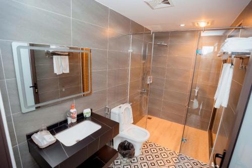 Shower, Sunset Haven Villa - Venuestay in Phu Nghia (Soc Son) Shower, Sunset Haven Villa - Venuestay in Phu Nghia (Soc Son)
