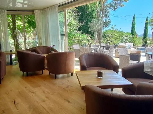 Hôtel Restaurant L'Art des Mets by Côté Jardin (Hotel Restaurant L'Art des Mets by Cote Jardin) in كونياك كوربيير Hôtel Restaurant L'Art des Mets by Côté Jardin (Hotel Restaurant L'Art des Mets by Cote Jardin) in كونياك كوربيير