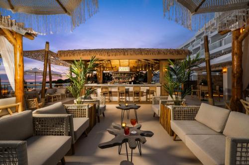 Pub/Lounge, Hotel Riu Palace La Mola in Formentera Pub/Lounge, Hotel Riu Palace La Mola in Formentera