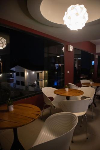 바/라운지, Hotel Los Lirios in 메리다 바/라운지, Hotel Los Lirios in 메리다