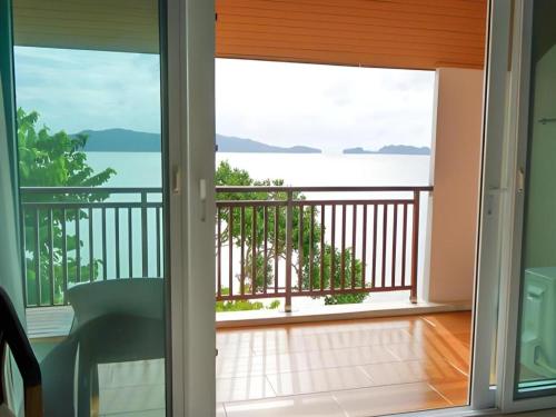 โรงแรมรอยัล ฮิลล์ สตูล (Royal Hill Satun Hotel) in สตูล โรงแรมรอยัล ฮิลล์ สตูล (Royal Hill Satun Hotel) in สตูล