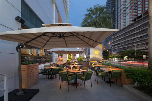 ผับ/เลาจน์, โรงแรมเดอะ เบอร์เคลีย์ ประตูน้ำ (The Berkeley Hotel Pratunam) in ประตูน้ำ ผับ/เลาจน์, โรงแรมเดอะ เบอร์เคลีย์ ประตูน้ำ (The Berkeley Hotel Pratunam) in ประตูน้ำ