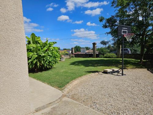 Jardín, Le gîte de la Rose (Le gite de la Rose) in Chanas Jardín, Le gîte de la Rose (Le gite de la Rose) in Chanas