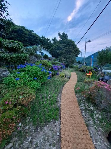DDeulan monthly stay in Udu-ro DDeulan monthly stay in Udu-ro