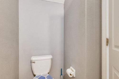 Bathroom, Relax with Pool - Beaches - Local Fun in Sun City Center (FL) Bathroom, Relax with Pool - Beaches - Local Fun in Sun City Center (FL)
