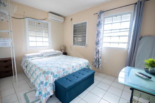 Colebay apartment walking distance to Marinas in Cay Bay Colebay apartment walking distance to Marinas in Cay Bay
