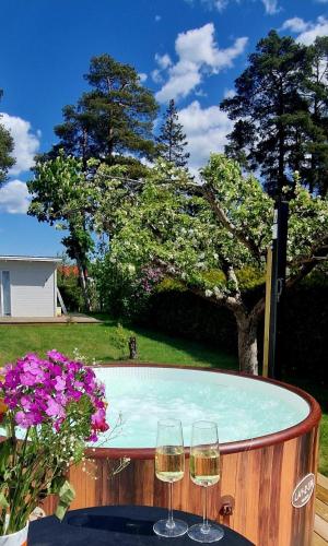 Garden, La Petite boheme with free parking in Handen Garden, La Petite boheme with free parking in Handen