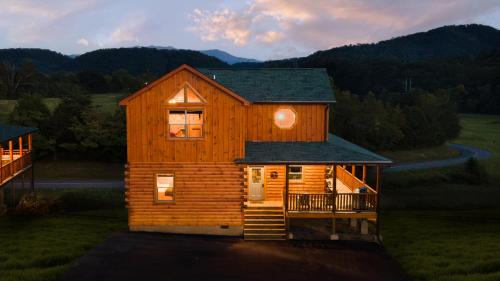 전망, Smoky Bear Splash Top Rated Private Pool Cabin with Hot Tub, Mtn Views, Arcade Games, Excellent Loca in 기타 전망, Smoky Bear Splash Top Rated Private Pool Cabin with Hot Tub, Mtn Views, Arcade Games, Excellent Loca in 기타