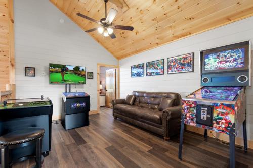 레크레이션 시설 , Smoky Bear Splash Top Rated Private Pool Cabin with Hot Tub, Mtn Views, Arcade Games, Excellent Loca in 기타 레크레이션 시설 , Smoky Bear Splash Top Rated Private Pool Cabin with Hot Tub, Mtn Views, Arcade Games, Excellent Loca in 기타