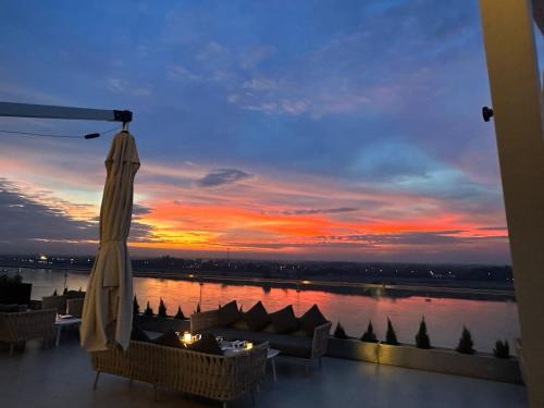 Restaurant, One Riviera Hotel and Residences near Thabo Crown Prince Hospital Restaurant, One Riviera Hotel and Residences near Thabo Crown Prince Hospital