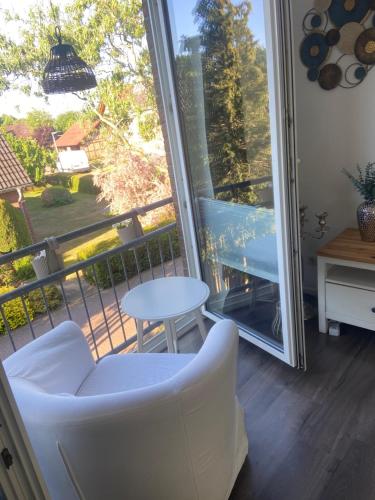 Terraza/balcón, ZWITSCHERNEST Stilvolle helle Ferienwohnung Gastezimmer Monteurwohnung fur 2 bis 6 Personen 2,5 Zimm in Itzehoe Terraza/balcón, ZWITSCHERNEST Stilvolle helle Ferienwohnung Gastezimmer Monteurwohnung fur 2 bis 6 Personen 2,5 Zimm in Itzehoe