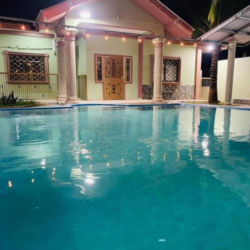 Swimming pool, Cieneguita Beach House in Puerto Cortes Swimming pool, Cieneguita Beach House in Puerto Cortes