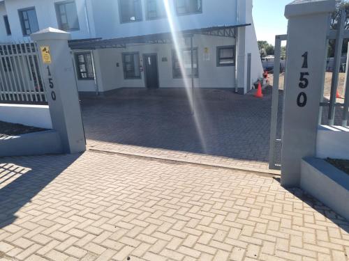 Buitenkant, Pooltjie's Self-catering Overnight in Keetmanshoop Buitenkant, Pooltjie's Self-catering Overnight in Keetmanshoop