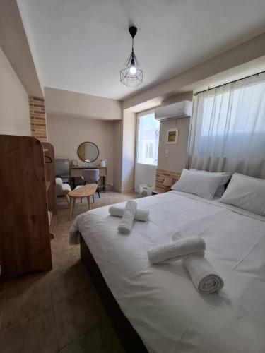 Cama, Nisaki City Vibes in Chios Cama, Nisaki City Vibes in Chios