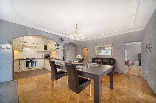 Deluxe Apartment Space and More in ฮาวีเฮกี Deluxe Apartment Space and More in ฮาวีเฮกี