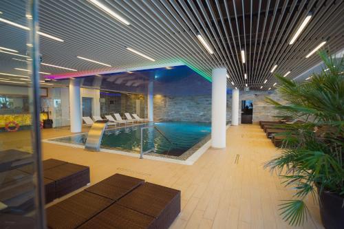 Úszómedence, Silver Mountain Resort SPA in Poiana Brasov Úszómedence, Silver Mountain Resort SPA in Poiana Brasov