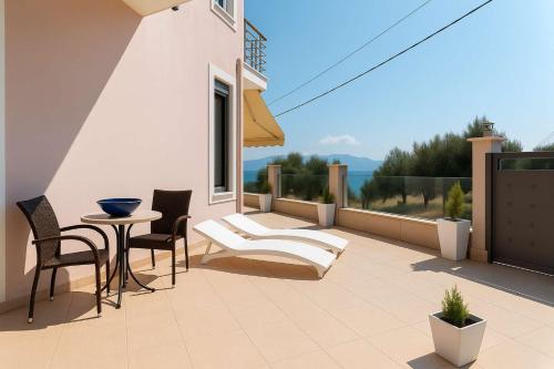 La Casa Rosa Seaside Getaway in 마라티아스 (포키스) La Casa Rosa Seaside Getaway in 마라티아스 (포키스)